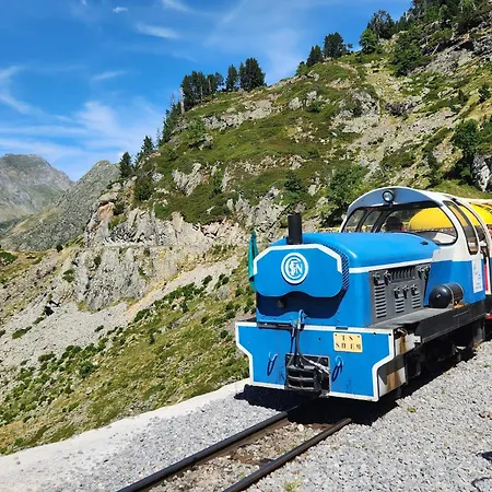 8 Personnes Proche Pau Et Pyrenees